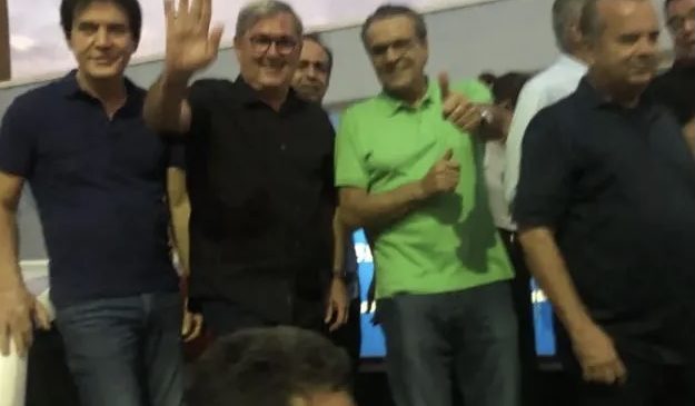 Henrique ignora Fátima e sobe em palanque bolsonarista com Fábio Dantas e Rogério Marinho