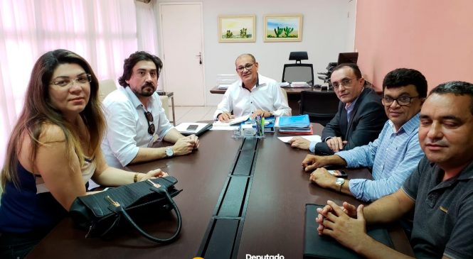 Deputado Souza se reúne com o secretário estadual de educação, professor Getúlio Marques