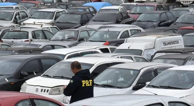 PRF promove leilão virtual com 366 veículos retidos no RN