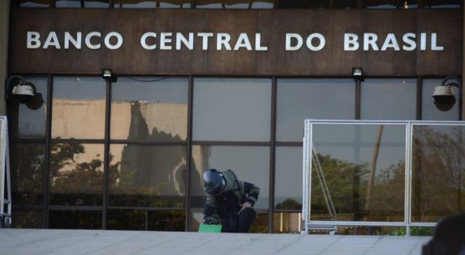 Após Copom, analistas fazem revisões para taxa Selic de, pelo menos, 14% no fim do ano