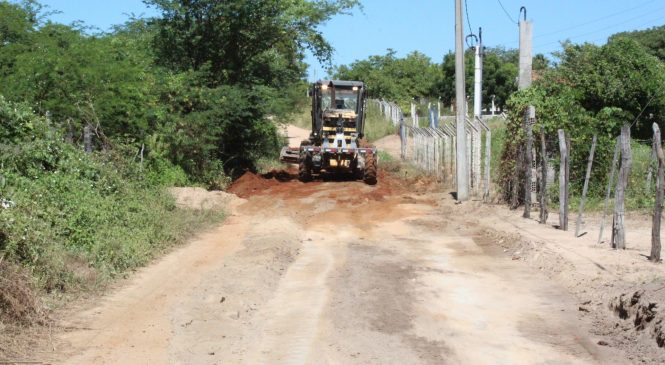 Governo da Prefeita Maria Helena de Olho D’Água do Borges/RN, inicia a recuperação das estradas vicinais do município