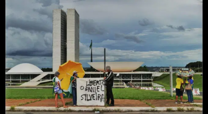 Sinceros votos de que o deputado Daniel Silveira dê-se mal