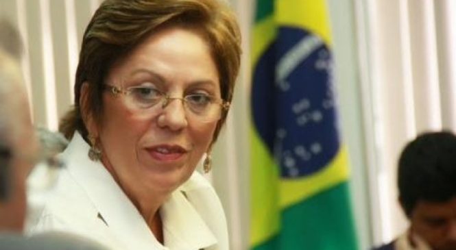 Justiça aceita denúncia e torna Rosalba ré por “uso indevido de aeronave”