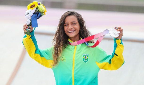 Skate: Rayssa Leal é prata e se torna a medalhista mais nova do Brasil nas olimpíadas