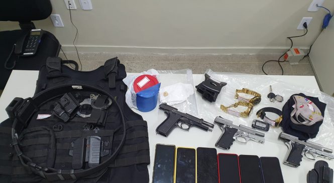 Policiais são presos acusados de exigir dinheiro para não prender mulher
