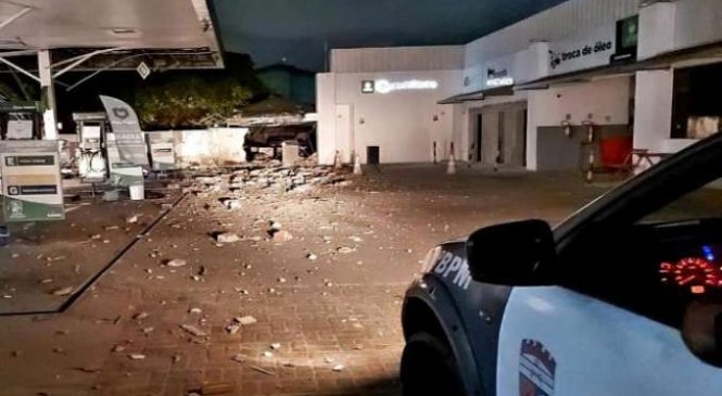 Bandidos explodem posto de combustíveis na zona Sul de Natal