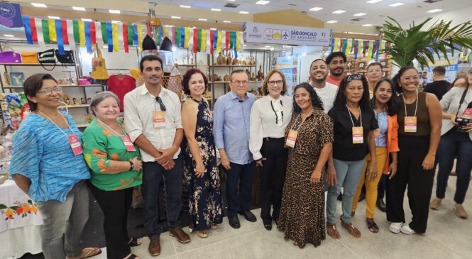 Senadora Zenaide Maia prestigia FIART, o trabalho do artesão e a diversidade do artesanato regional
