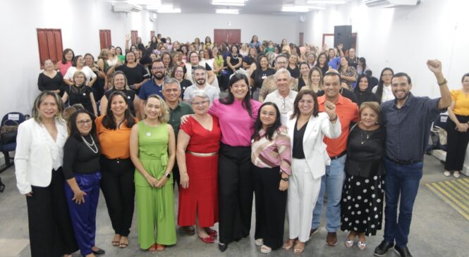 Prefeita Marianna anuncia pagamento do terço de férias e reajuste do piso salarial para os profissionais da educação.