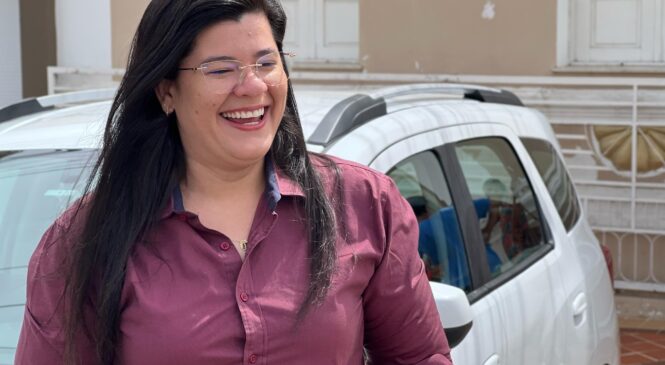 Marianna Almeida comemora seu aniversário nesta terça-feira (25) em evento em frente à Prefeitura