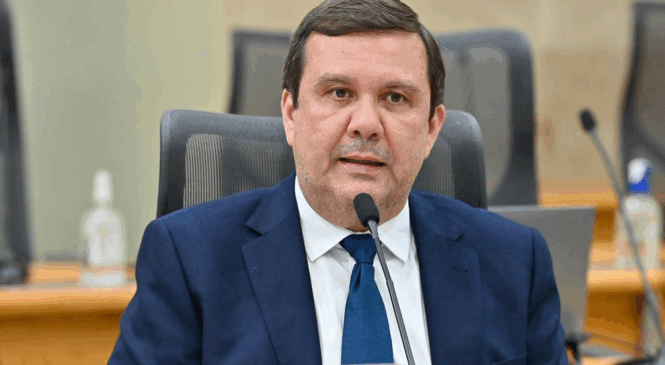 Galeno Torquato cobra solução para crise hídrica em Luís Gomes