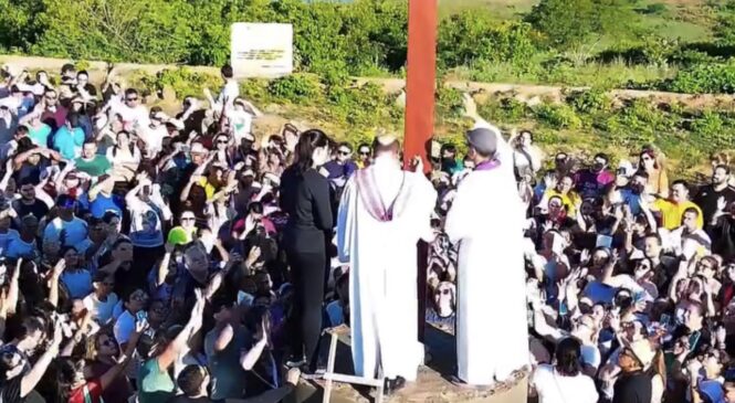 Padre Flavio anuncia construção do Cruzeiro no Serrote do Jatobá