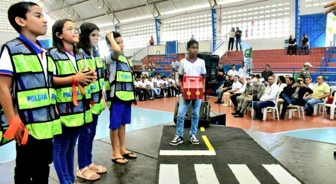 705 alunos da rede municipal de São Gonçalo recebem certificação de patrulheiros mirins do PROJETE 2025