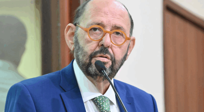 Gustavo Carvalho alerta sobre atraso em repasses de consignados e cobra informações