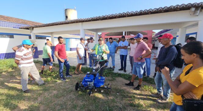 Prefeitura de São Gonçalo promove treinamento para uso de mini trator na zona rural