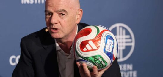 Fifa anuncia desistência de plano de Infantino para vender parte da Copa