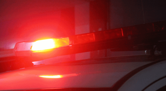 Um homem morre e outro fica ferido em troca de tiros com a polícia