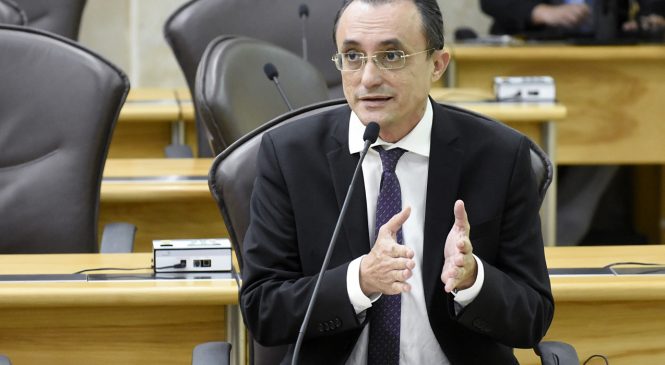 Souza destaca iniciativas em favor do centro de reabilitação infantil e adulto