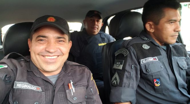 Os policiais heróis recebem moção de aplausos na câmara municipal de Pau dos Ferros