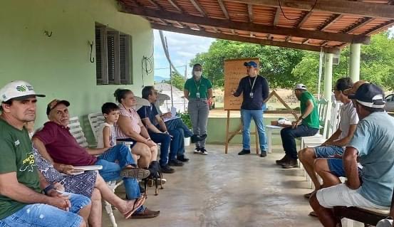 Agricultores do município de Pau dos Ferros participam de um dia de campo sobre Algodão Agroecológico