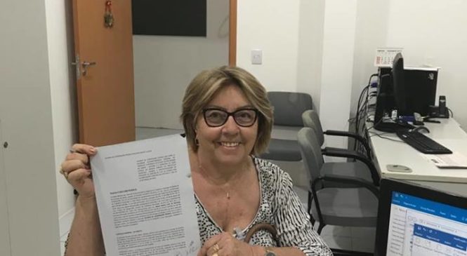 Prefeita Maria Helena assina convênio para a emissão de carteiras e trabalho em Olho d’água dos Borges/RN