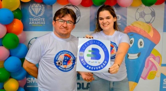 Tenente Ananias: Prefeita Larissa Rocha se recusa a pagar o piso salarial dos professores. Sindicato tenta negociação
