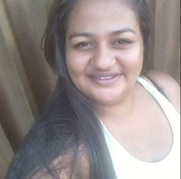 Jovem de 15 anos é detida suspeito de matar mãe com cerca de 30 facadas