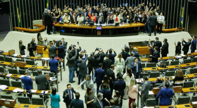 Congresso derruba vetos de Bolsonaro, e leis Paulo Gustavo e Aldir Blanc entrarão em vigor