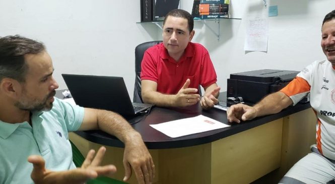 Valderi Idalino diz a Nilton Figueiredo que não retira seu nome da disputa pela prefeitura de Pau dos Ferros