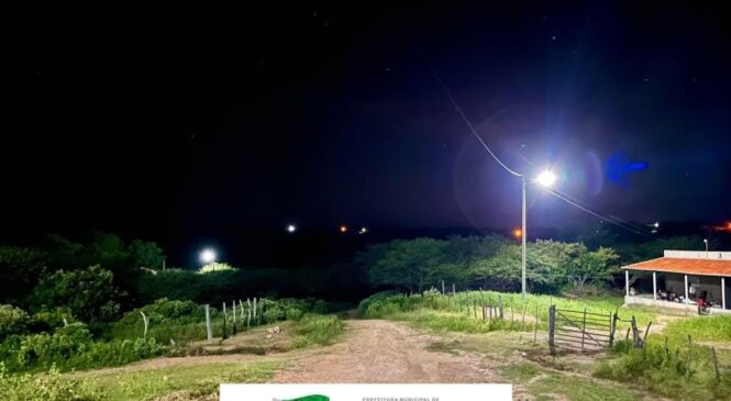 Prefeitura de Umarizal realiza a entrega da iluminação pública do Sítio Várzea do Barro na zona rural do município