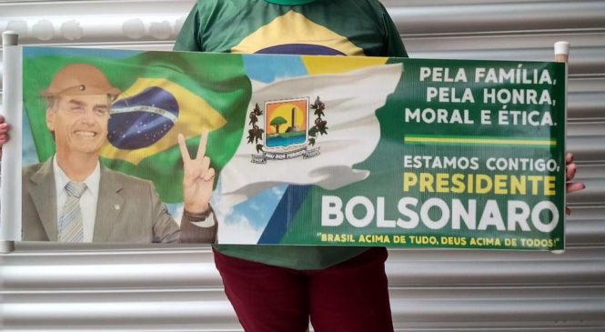 Enquanto alguns militantes ideológicos brigam e protestam nas redes sociais, a população esquece Covid-19, Vacinas, Mortes, preços da gasolina e do gás de cozinha