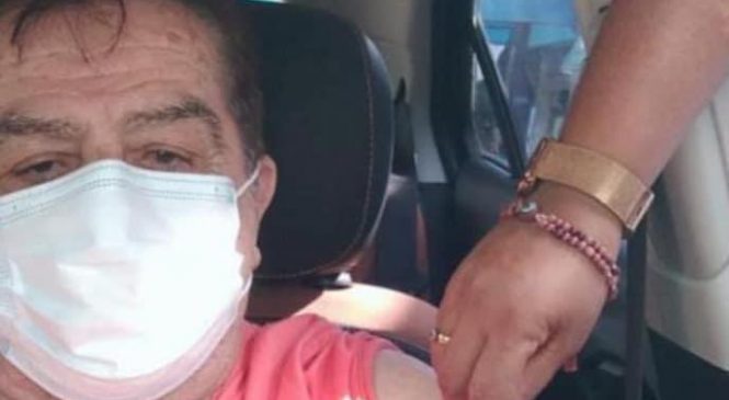 Deputado Raimundo Fernandes recebe a primeira dose da vacina contra covid-19