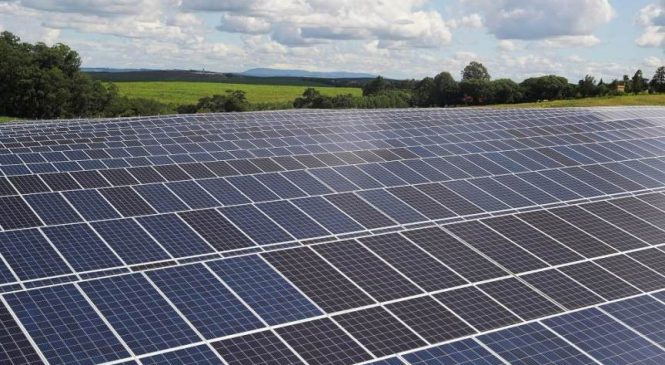 Crise energética impulsiona setor de energia solar