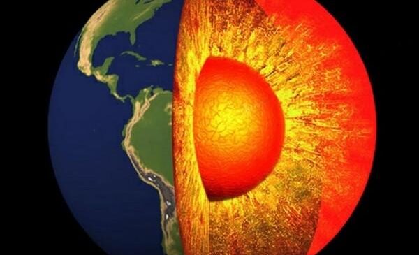 Estudo aponta que núcleo da Terra “freou”; entenda como isso pode afetar o planeta