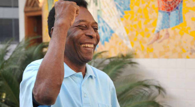Com câncer generalizado, Pelé recebe alta e deixa hospital em São Paulo
