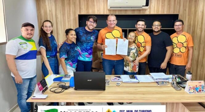 Prefeito Pezão realiza assinatura do termo de convênio com os grupos juninos de Umarizal