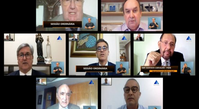 Deputados comentam estratégia para adiar votação da PEC da Previdência
