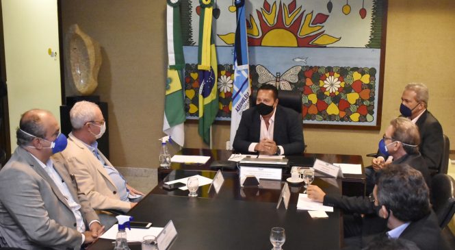 Ezequiel recebe setor produtivo e apoia a lei das micros e pequenas empresas