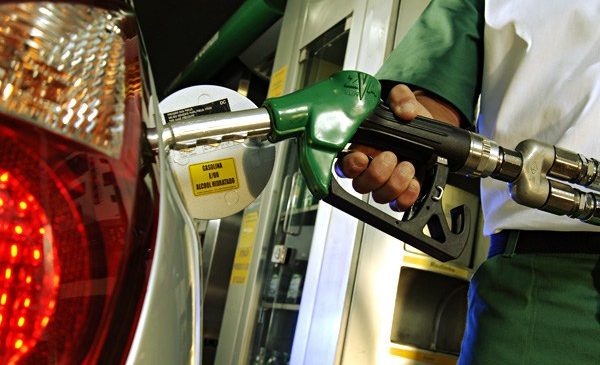Petrobras anuncia altas de 6% para gasolina e de 5% para o diesel