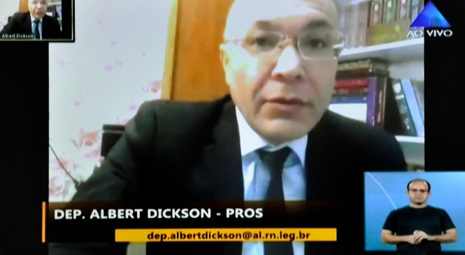 Alberto diz que vai à justiça para liberar compra da Ivermectina sem receita