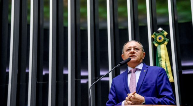 Benes Leocádio lidera ranking de deputado mais municipalista do Brasil
