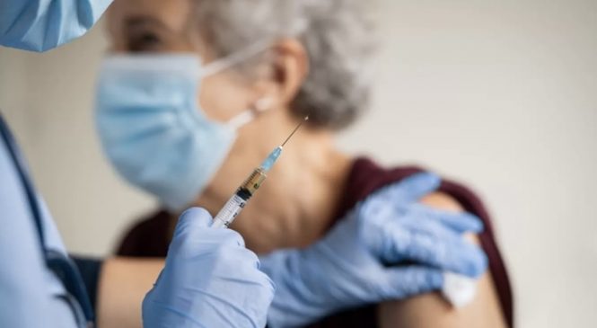 Idosos de 73 e 74 anos começam a ser vacinados amanhã