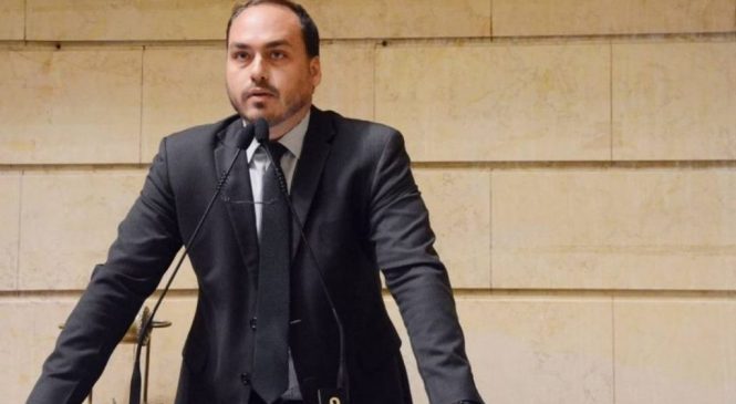 Carlos veta acesso de Jair Bolsonaro ao Twitter