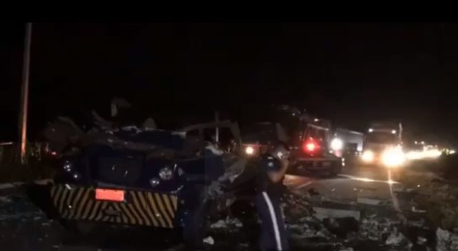 Bandidos explodem carro-forte na Paraíba e dois seguranças são baleados no confronto