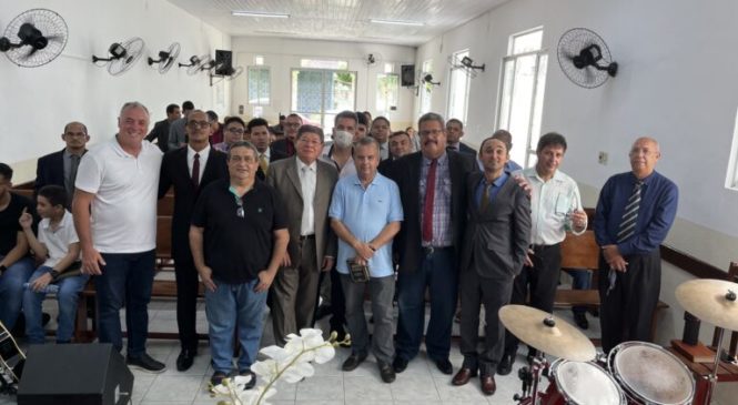 Rogério Marinho posta foto de encontro com pastores e é criticado nas redes sociais