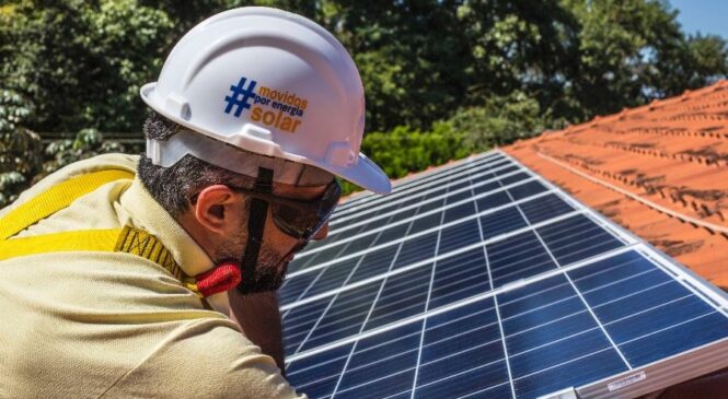 Governo zera impostos federais para painéis solares até 2026