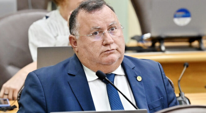 Dr. Bernardo fiscaliza obras em estradas e solicita cirurgias de coluna em Mossoró