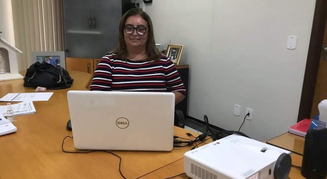 A prefeita Maria Elce participou na tarde de hoje, 15, de uma reunião com o senador Jean, o encontro virtual serviu para debater as demandas do município de Major Sales/RN, e apresentar as expectativas sobre a gestão à frente da prefeitura