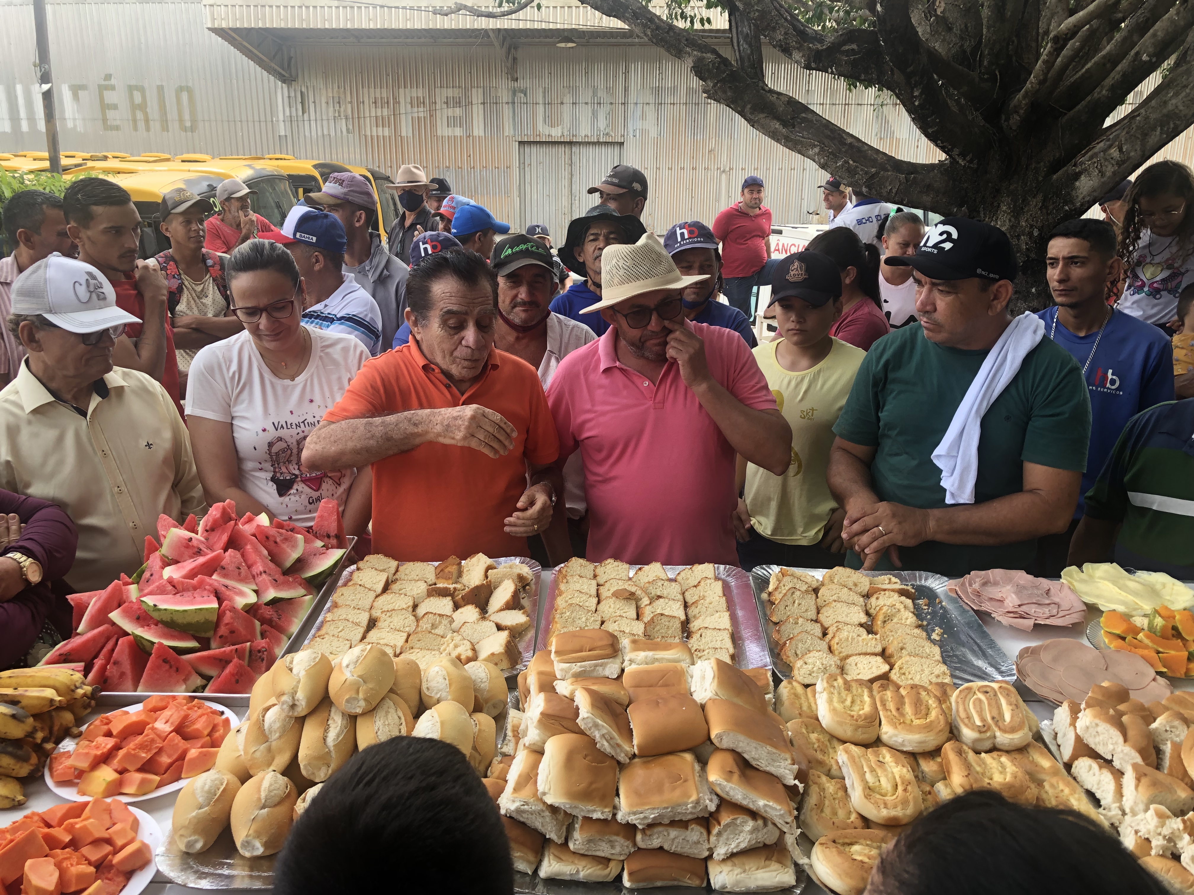 São Miguel: Deputado Raimundo Fernandes participou do café do trabalhador