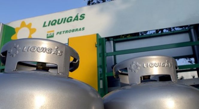 Petrobras anuncia programa de R$ 300 milhões para famílias de baixa renda comprarem gás