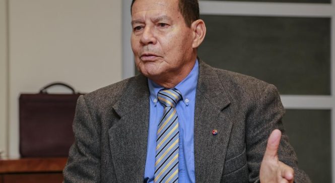 Mourão: Presença de Lula no velório de irmão é uma “Questão Humanitária”